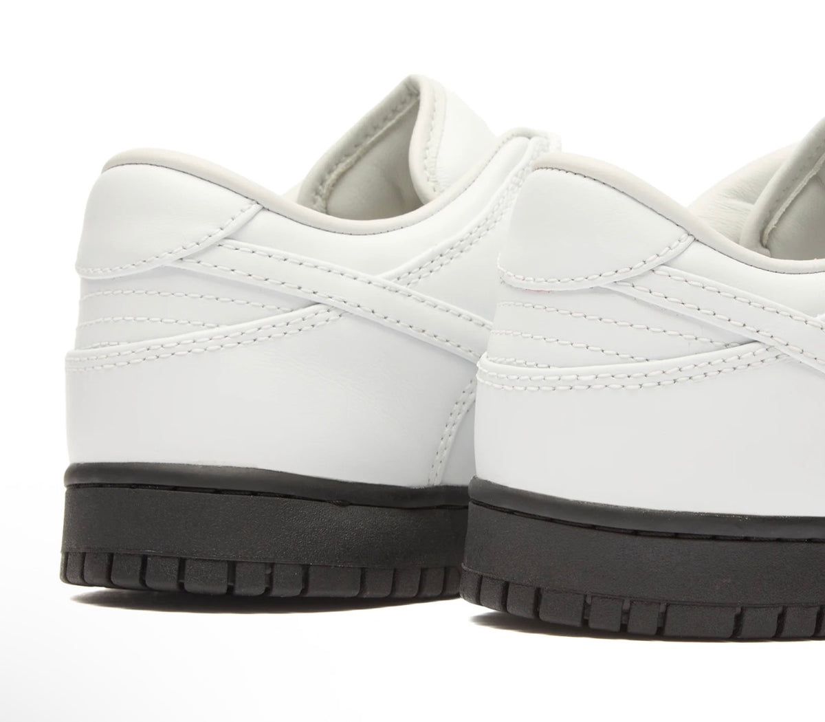 Nike Dunk Low - Off White & Black